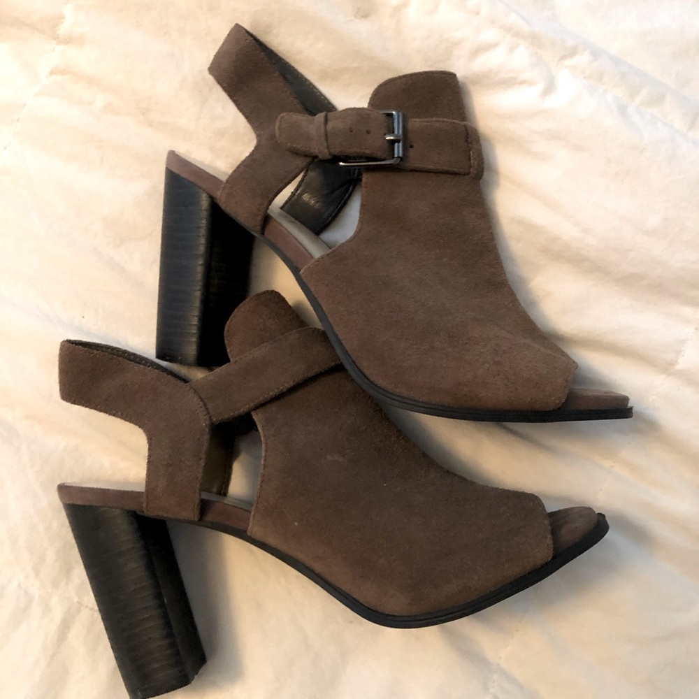 Nine West – Pony Tail Block Heel Suede Sandal